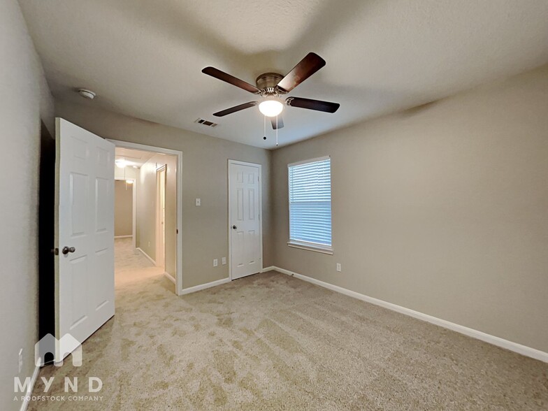 Building Photo - 14128 Broken Arrow Dr