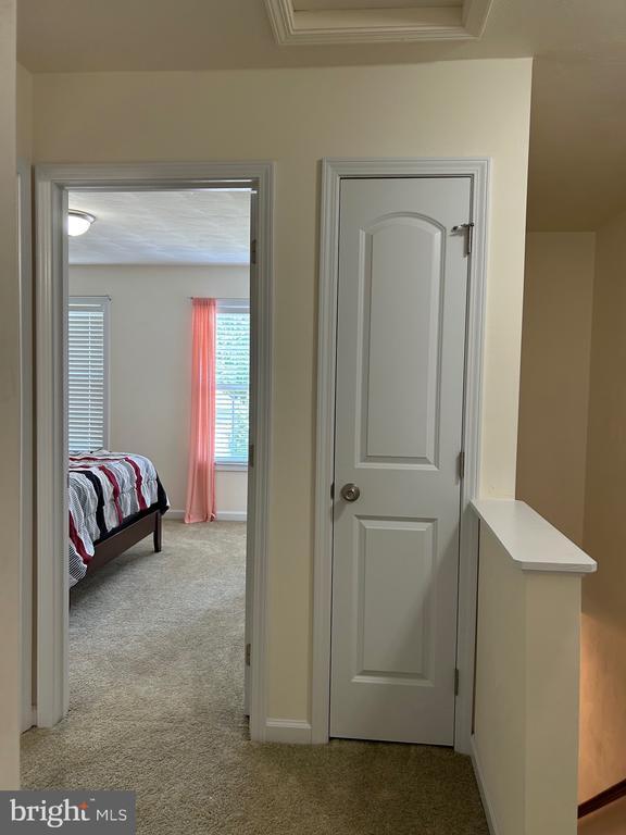 Building Photo - 8366 Leighburn Dr