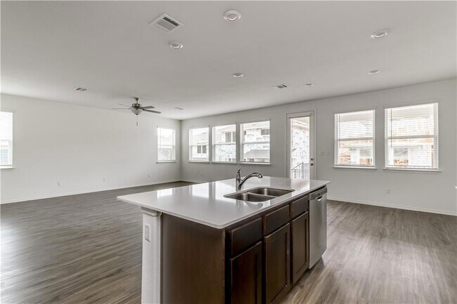 Building Photo - 712 Affazia Ln