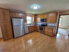 Building Photo - 38231 Ewing Ct