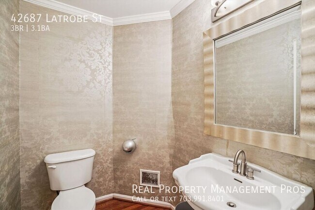 Building Photo - 42687 Latrobe St