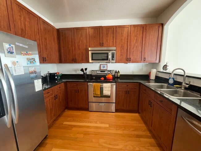 Building Photo - 2100 N Humboldt St