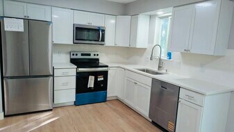 Building Photo - 3990 Wilma Ct