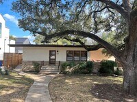 Building Photo - 1511 Chelsea Ln