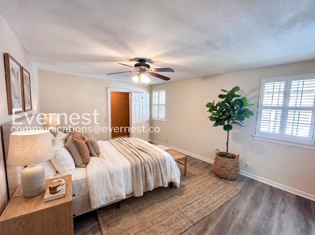 Building Photo - 2-Bed/2-Bath Home/Available Now!