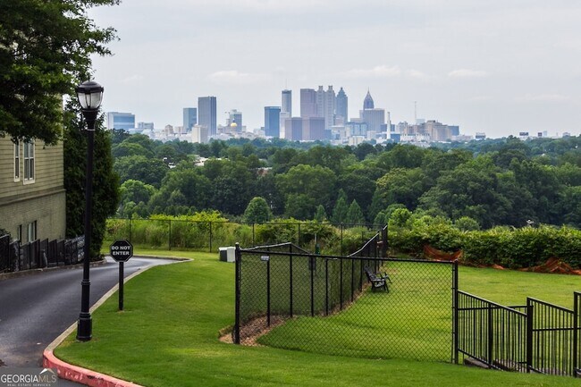 Building Photo - 1195 Milton Terrace SE