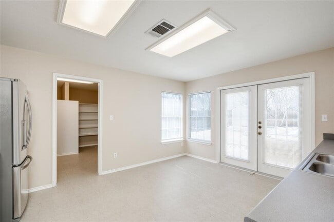 Building Photo - 11412 Kingsgate Dr