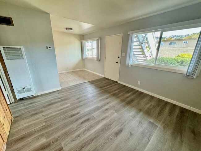 Building Photo - Ground Floor 1 Bed/1Bath Apartment in El Cerrito - Remodeled with 1 Parking Space Included