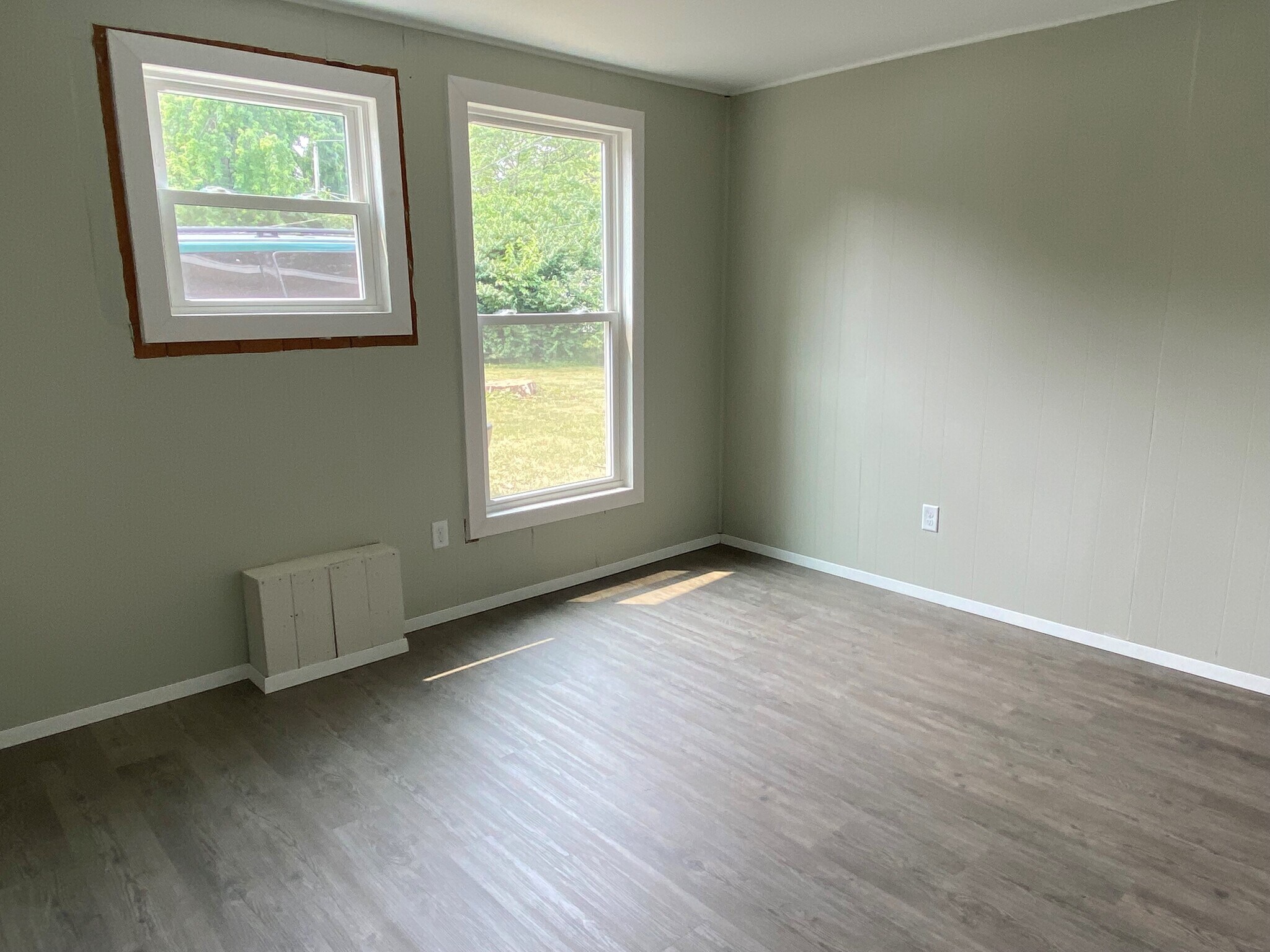Building Photo - 2605 Roland Dr