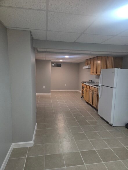 Building Photo - 1073 Main St