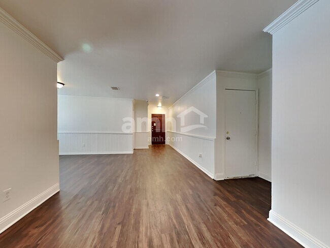 Building Photo - 12513 Shine Ave