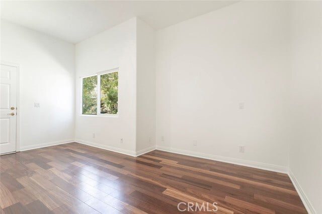 Building Photo - 2644 E Chevy Chase Dr