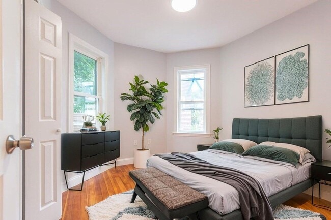 Building Photo - 3.5 Bedroom 2 baths in Brighton!!!