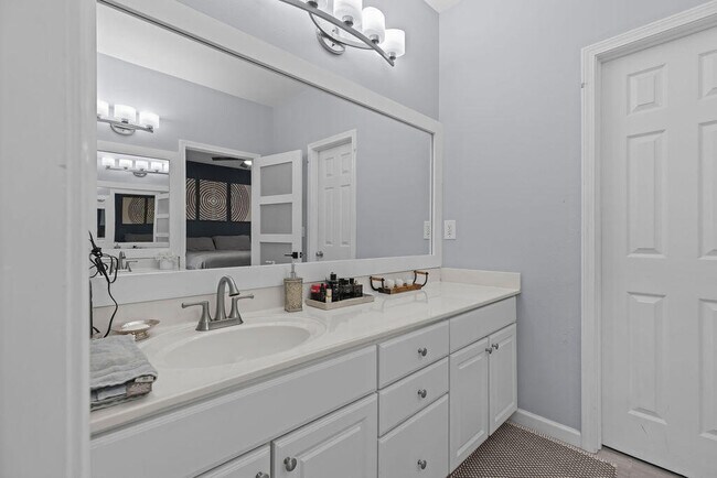 Building Photo - 97 Mantero Way