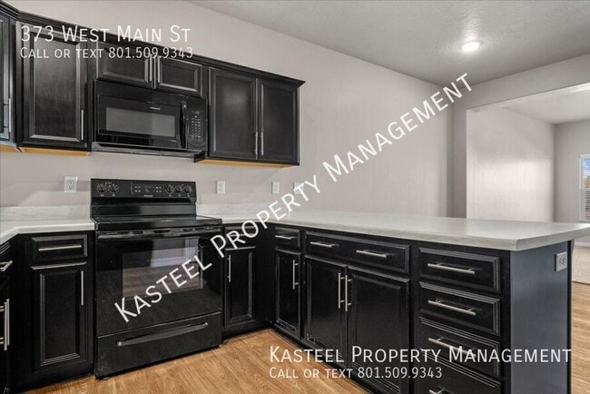 Building Photo - 373 W Main St