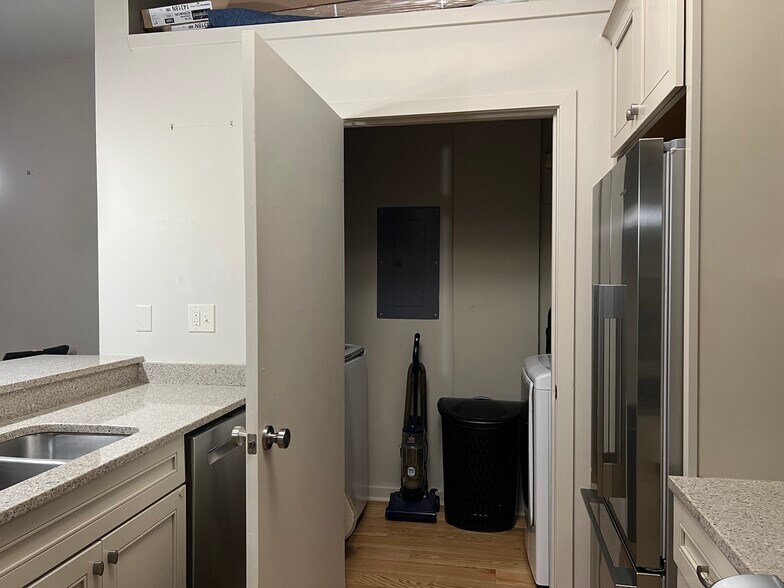 Building Photo - 800 Peachtree St NE