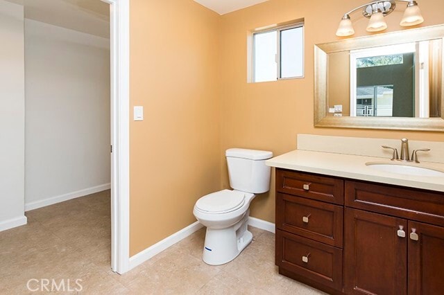 Building Photo - 3240 Montrose Ave