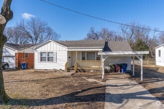 Building Photo - * Move-In Special * Fully Remodeled 3 Bed,...