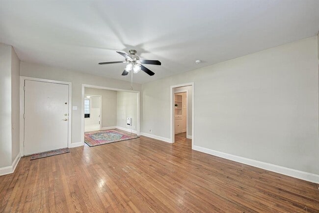 Building Photo - 1505 Justin Ln