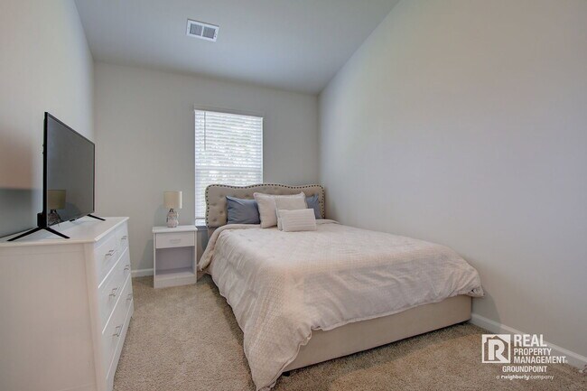 Building Photo - 174 Haventree Ct