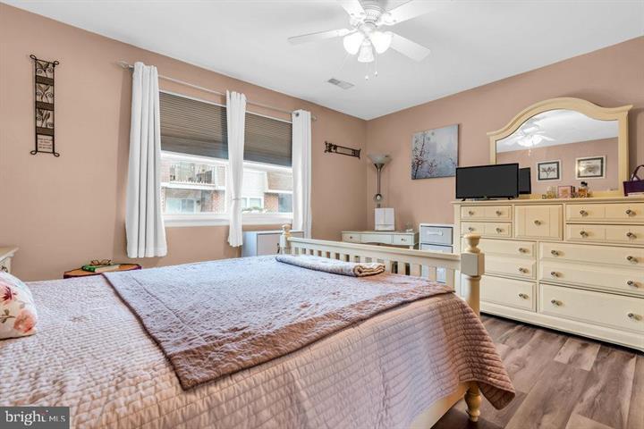 Building Photo - 27 Florence Tollgate Pl