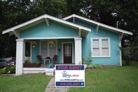 Building Photo - Cute Two Bedroom House, Close to LA Tech!