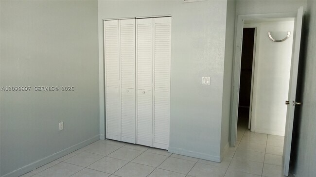 Building Photo - 300 W 74th Pl