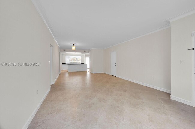 Building Photo - 940 Sevilla Ave