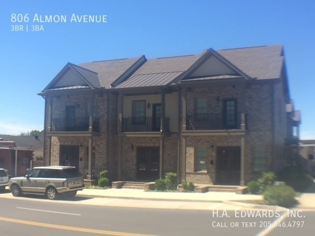 Building Photo - 806 Almon Ave