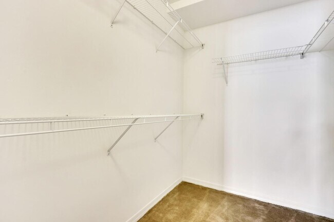 Building Photo - 4903 Midtown Ln