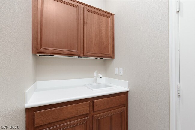 Building Photo - 1929 Granemore St