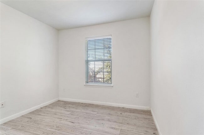 Building Photo - 2051 Cambria Dr