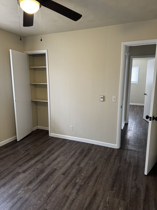 Building Photo - Clark St - Duplex for rent