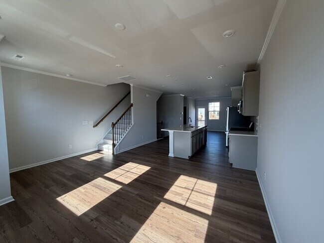 Building Photo - 304