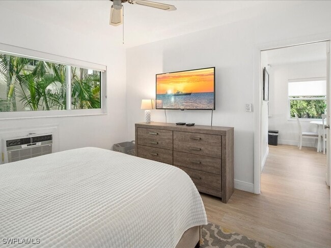 Building Photo - 530 4th Ave S