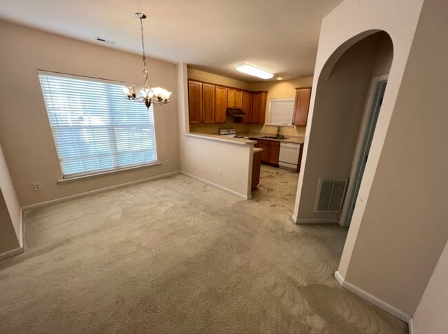 Building Photo - Cute Ranch Home near Southpoint and RTP