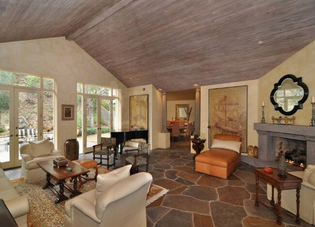 Building Photo - 5 Bed, 4.5 bath estate located in guard gated Hidden Hills Neighborhood