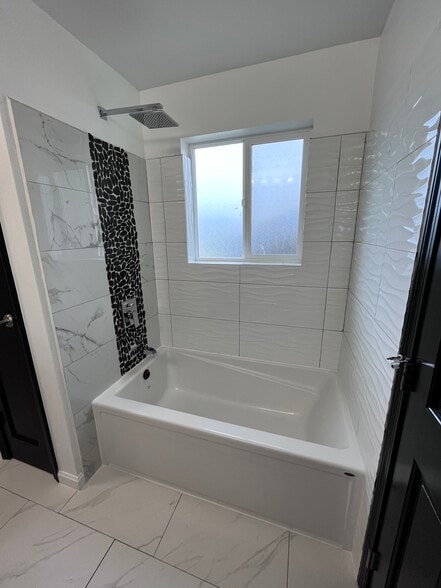 Building Photo - 2603 S 86th Ave