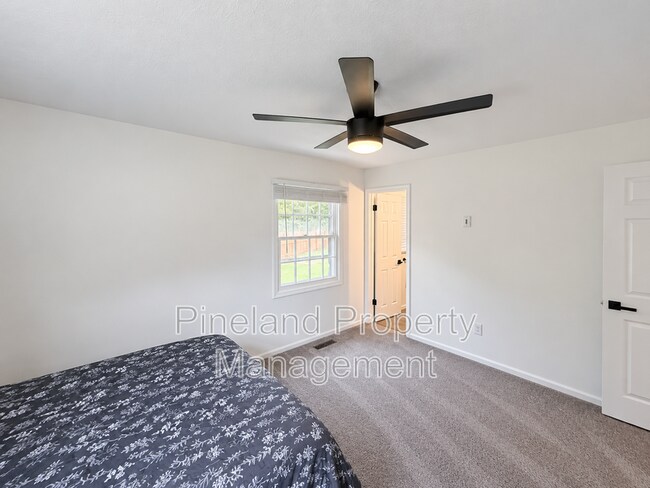 Building Photo - 216 Haverhill Dr