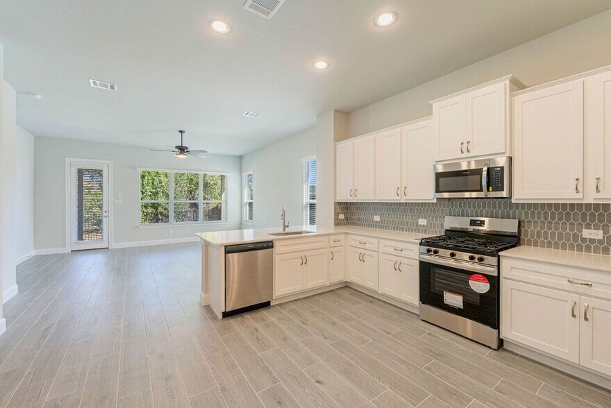 Building Photo - 601 C-Bar Ranch Trl