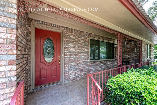 Building Photo - 525 W 4th St