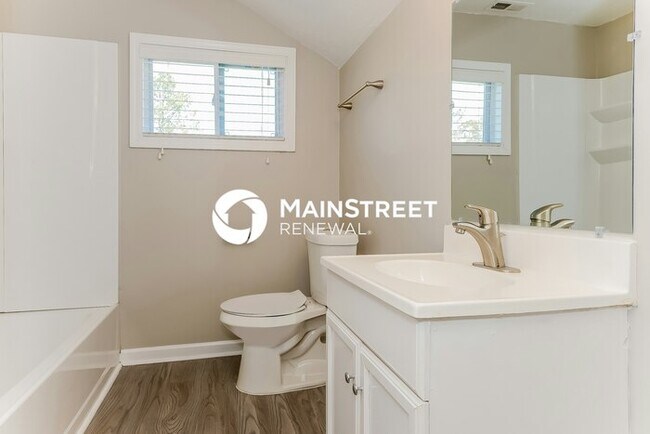 Building Photo - 3 Bedroom Pet-Friendly Home in Jonesboro, GA with Main Street Renewal