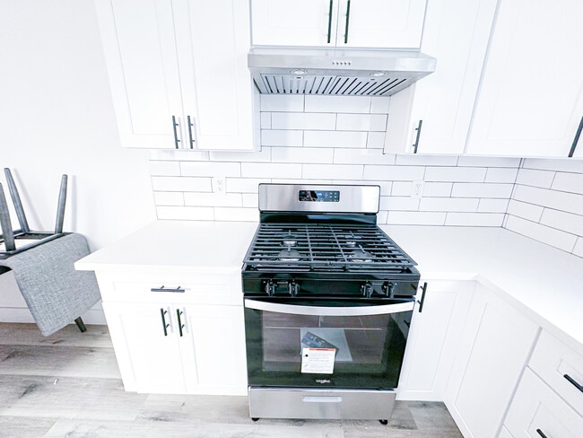 Building Photo - 3001 Van Buren Pl