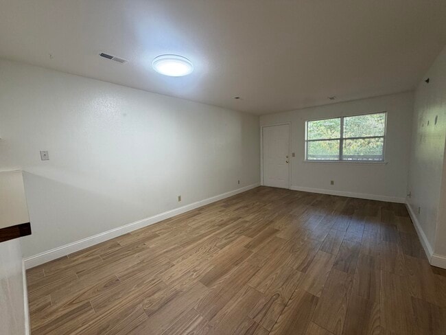 Building Photo - 428 Kays Ln
