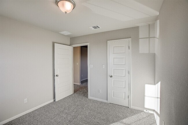 Building Photo - 540 Rearing Mare Pass