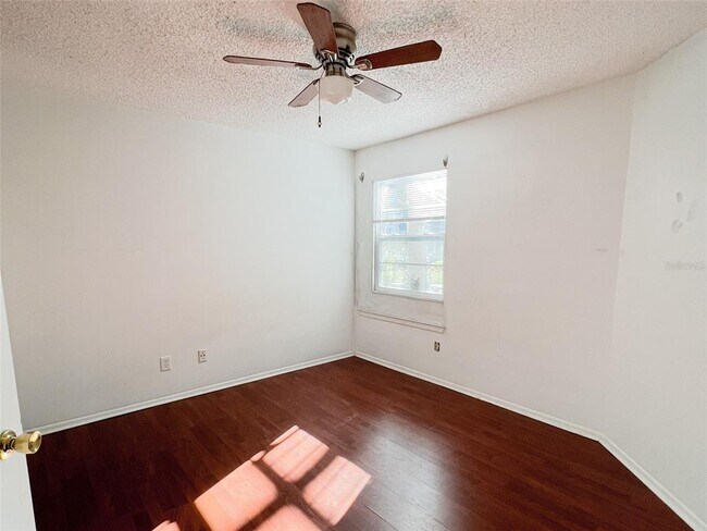 Building Photo - 2548 Grassy Point Dr