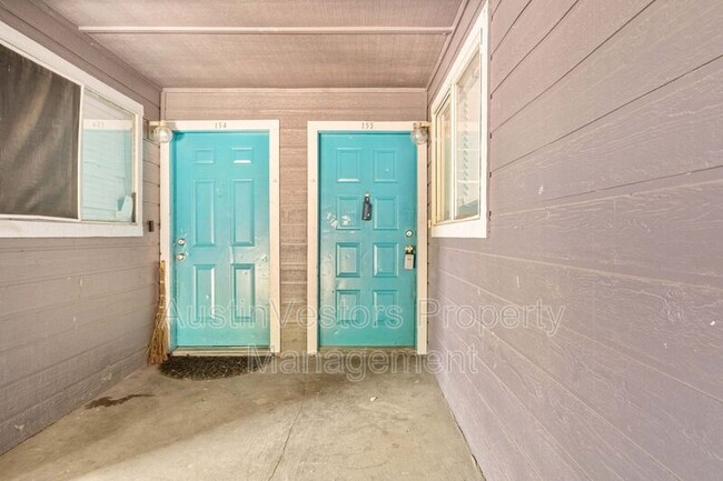 Building Photo - 1840 Burton Dr