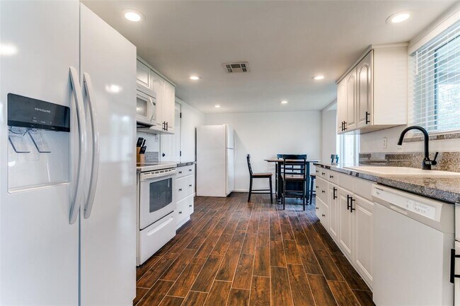 Building Photo - 514 Packer Ct