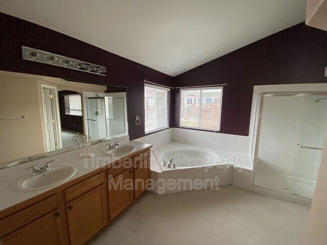 Building Photo - 1628 Lily Lake Dr