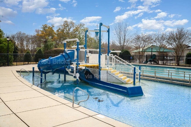 Building Photo - 10411 Alvarado Way